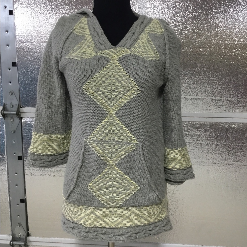 Free People hooded sweater. Size S.